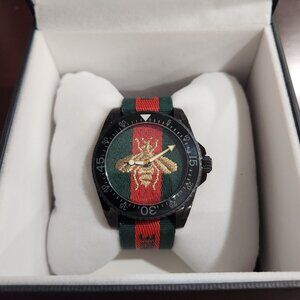 GUCCI Men's Green 45mm Dive Bee Watch W/ Nylon Web Strap
